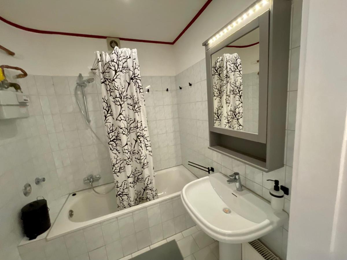 Purple Kitchen - Apartment Mit Grosser Wohnkueche Bremerhaven Dış mekan fotoğraf